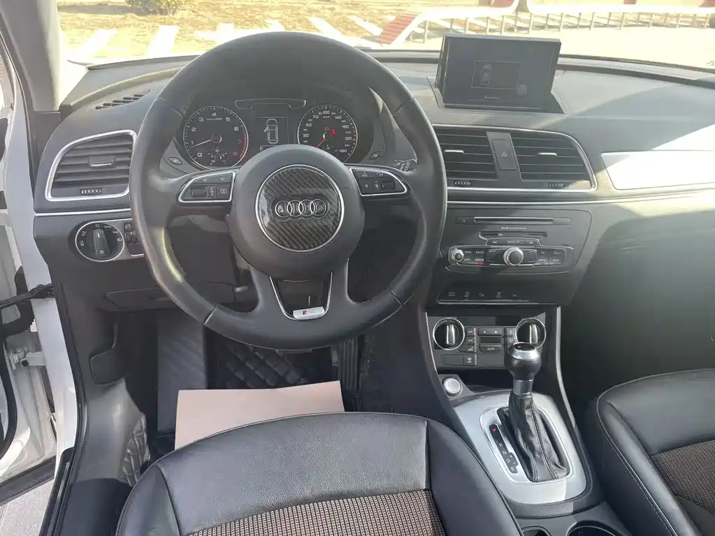 Audi Q3 2018 — фото 19