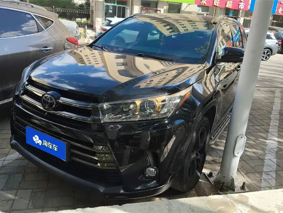 Toyota Highlander 2020 — фото 1