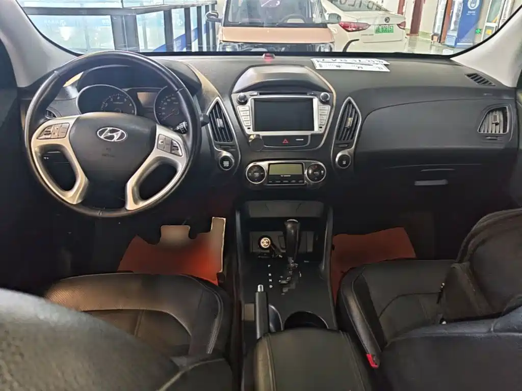 Hyundai ix35 2015 — фото 10