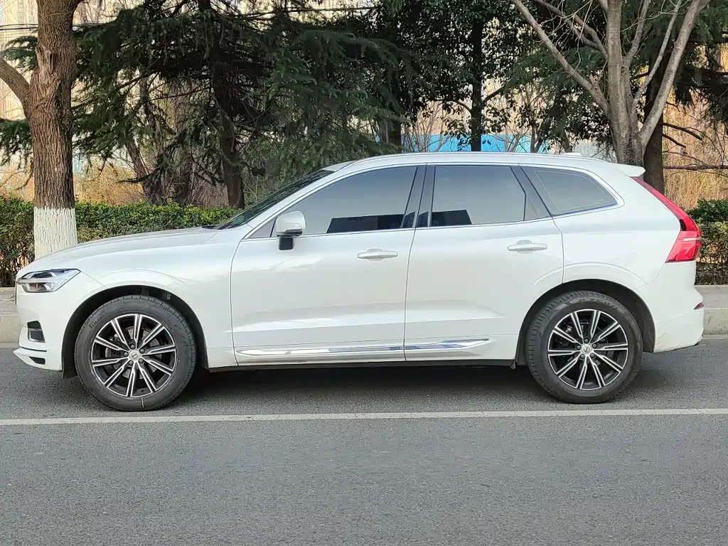 Volvo XC60 2020 — фото 3