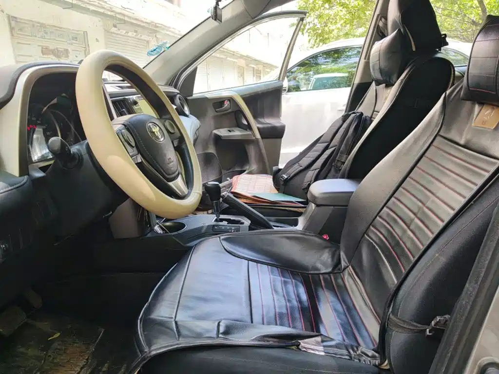 Toyota RAV4 2015 — фото 13