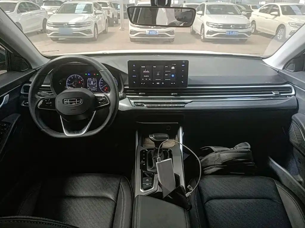 Geely Emgrand 2023 — фото 10