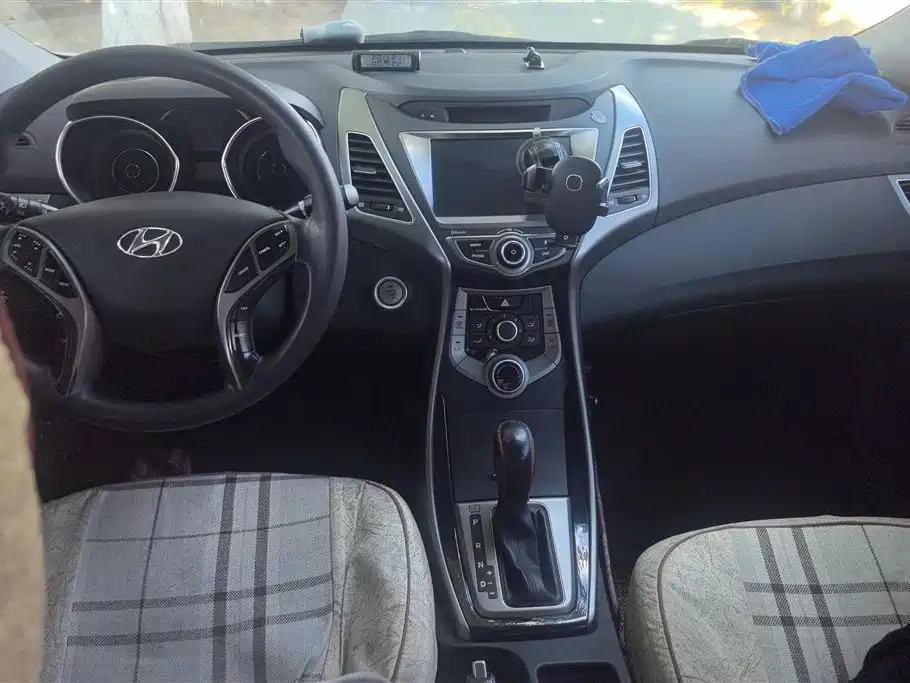 Hyundai Elantra Langdong 2016 — фото 11