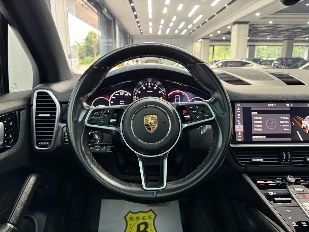 Porsche Cayenne 2018 — фото 9