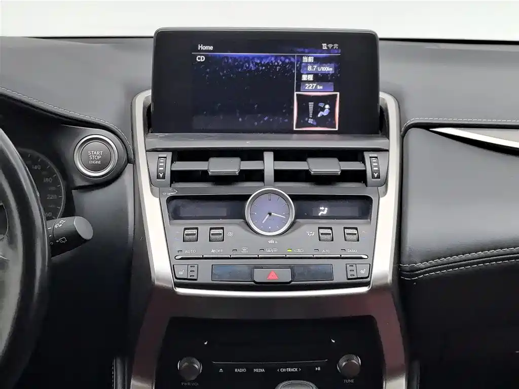 Lexus NX 2018 — фото 12