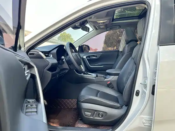 Toyota RAV4 2024