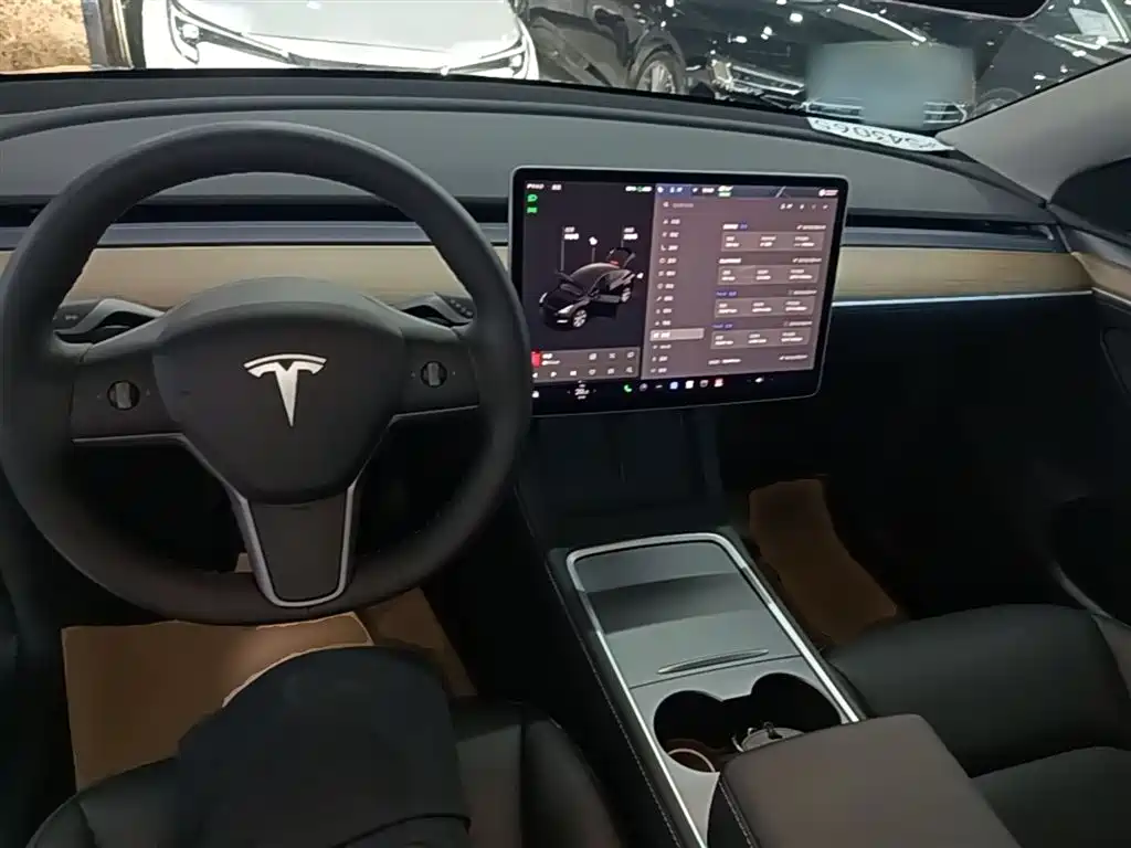 Tesla Model Y 2021 — фото 10