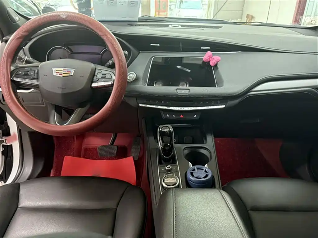 Cadillac XT4 2021 — фото 10
