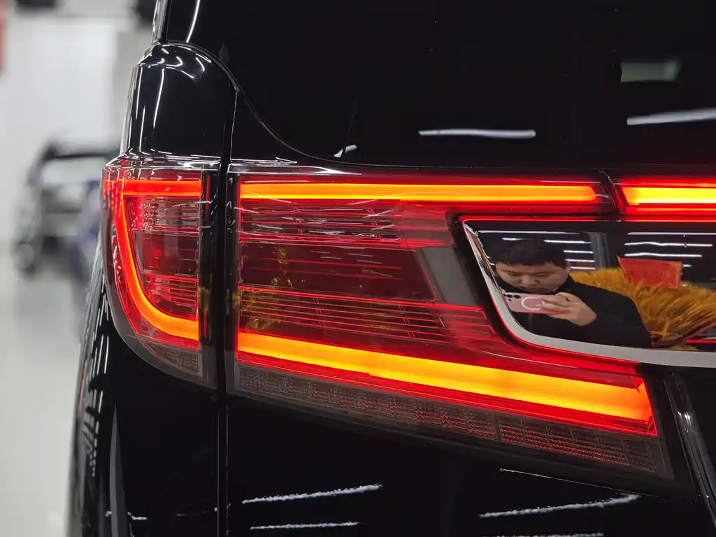 Toyota Alphard 2019 — фото 25