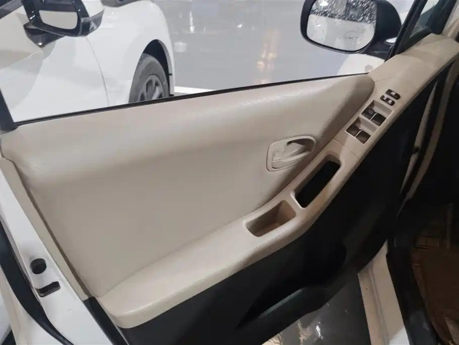 Toyota Yaris 2013