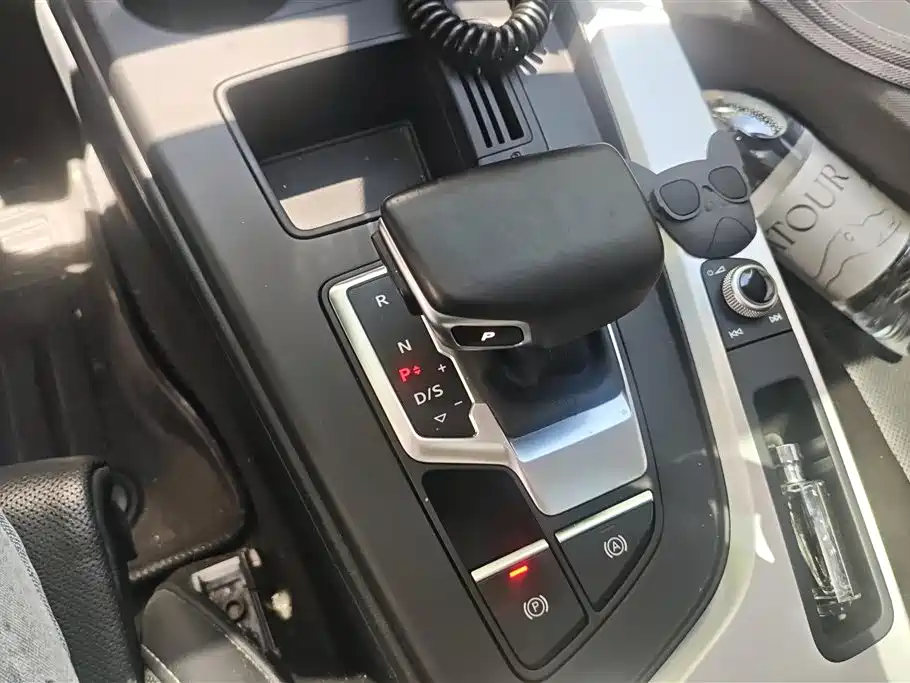 Audi A4L 2021 — фото 16