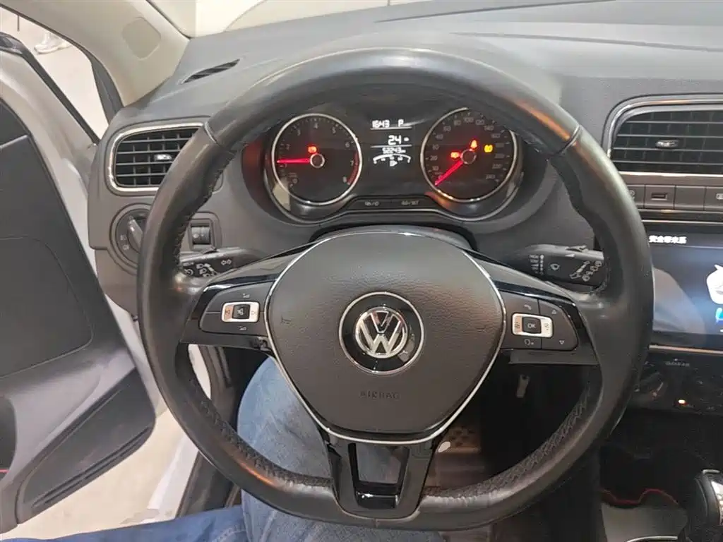 Volkswagen Polo 2018 — фото 11
