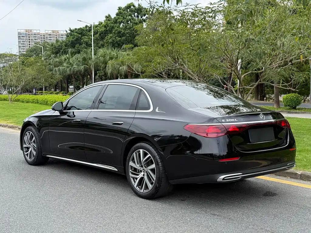 Mercedes-Benz E-Class 2024
