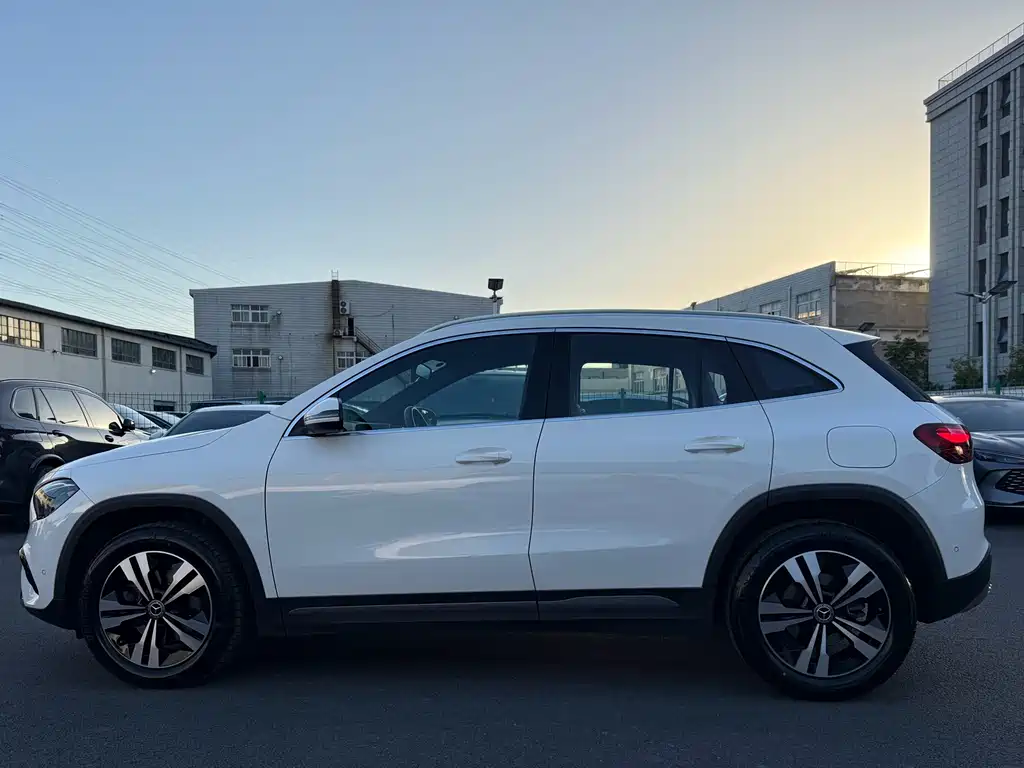 Mercedes-Benz GLA 2024 — фото 24