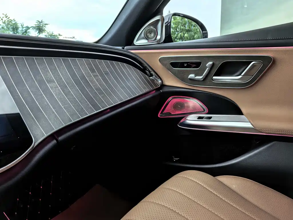 Mercedes-Benz E-Class 2024 — фото 19