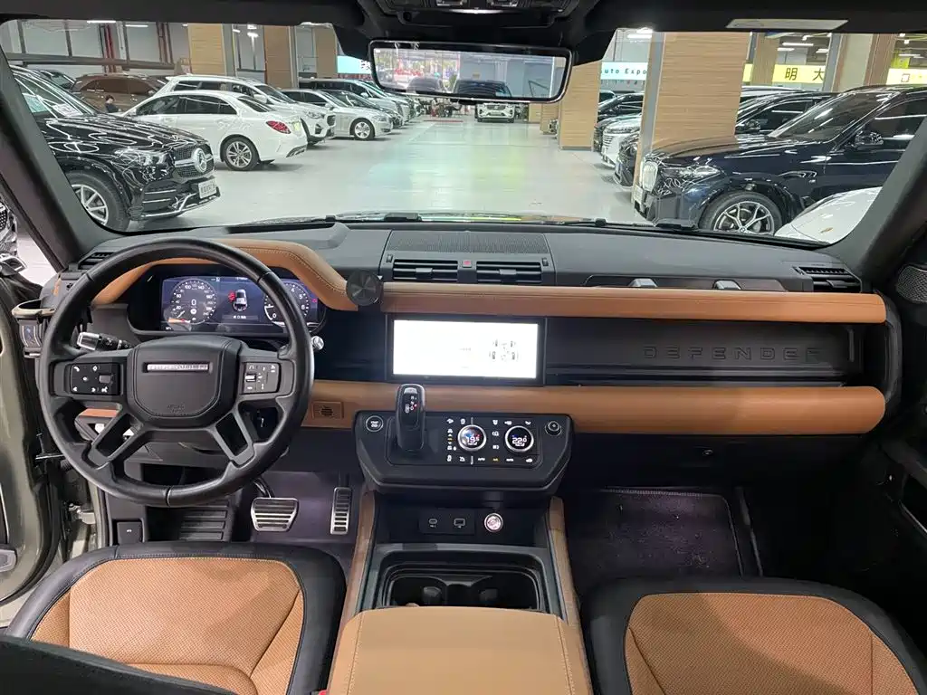 Land Rover Defender 2021 — фото 12
