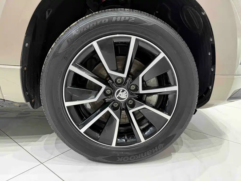 Skoda Karoq 2023 — фото 19