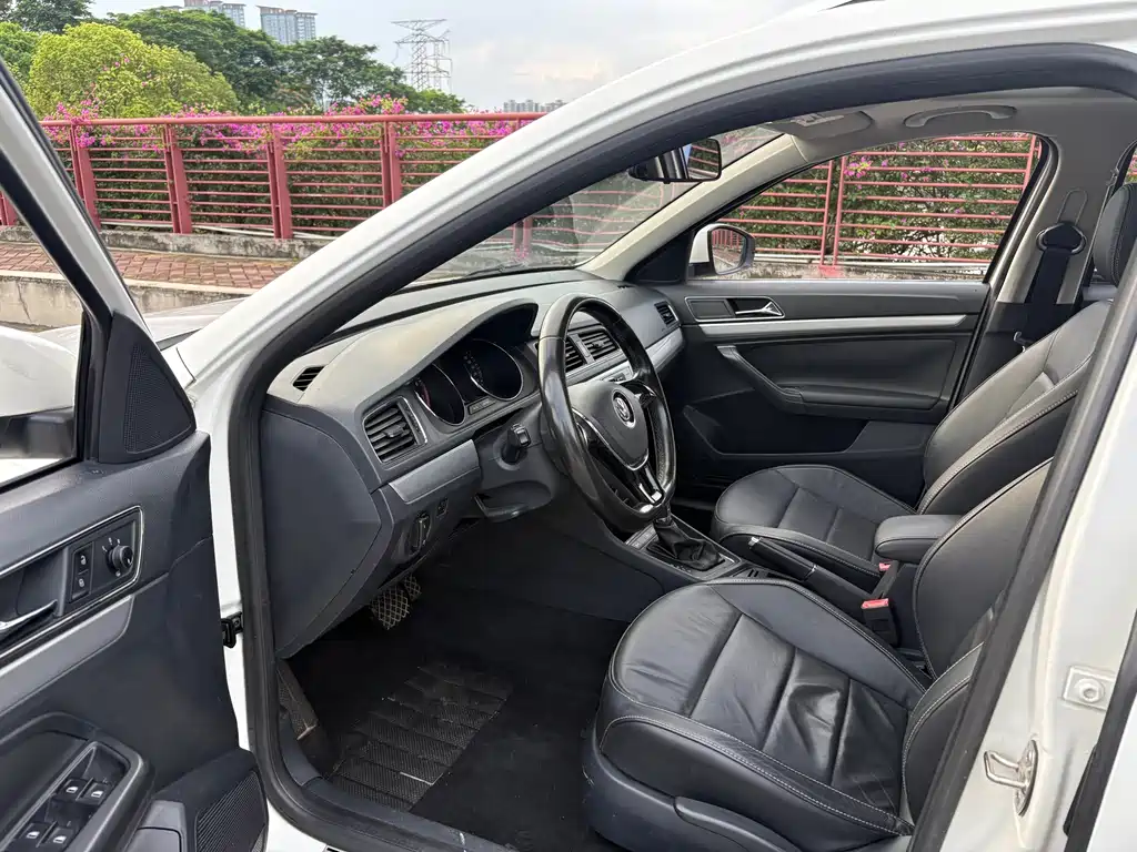 Volkswagen Gran Lavida 2017 — фото 10