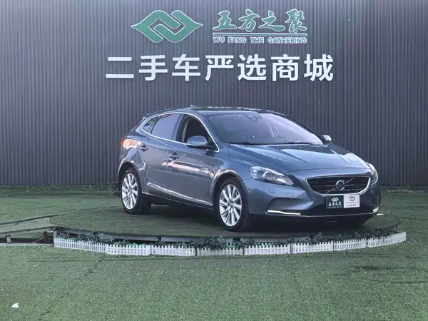 Volvo V40 2013