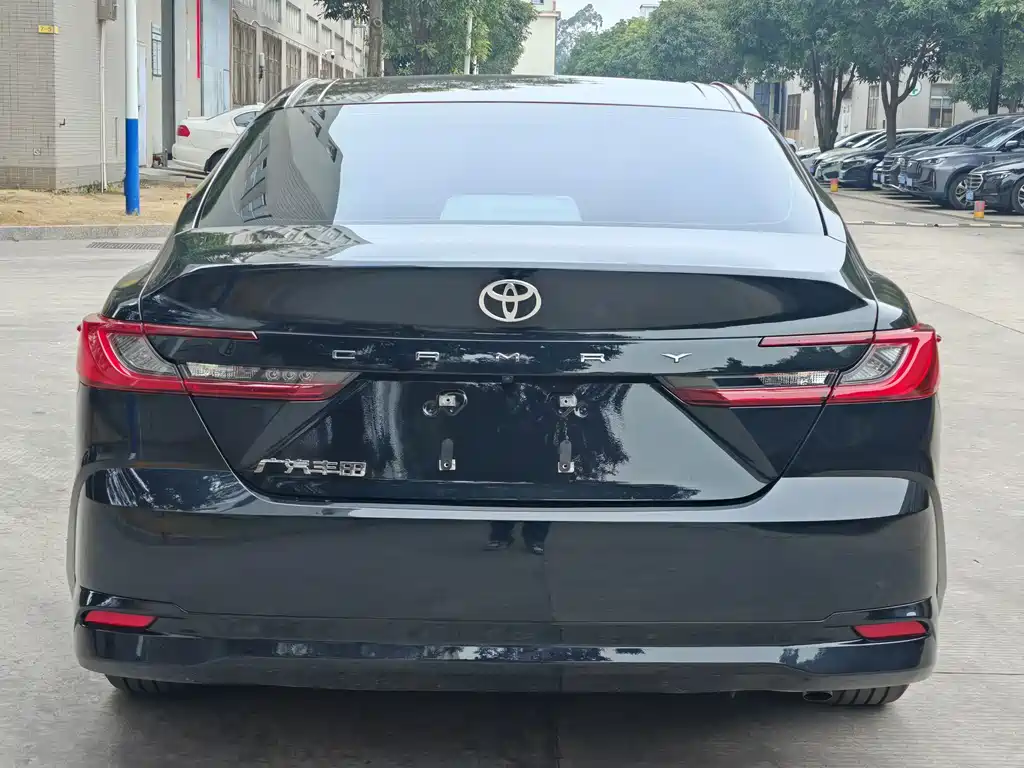 Toyota Camry 2024 — фото 7