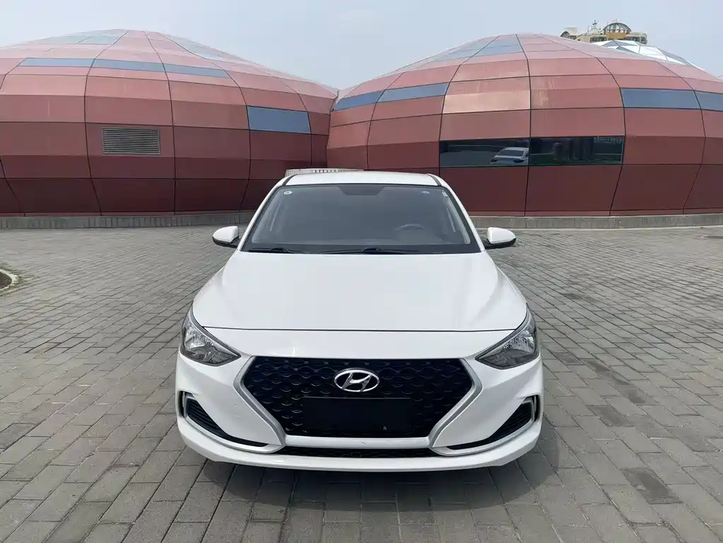 Hyundai Elantra 2021 — фото 2