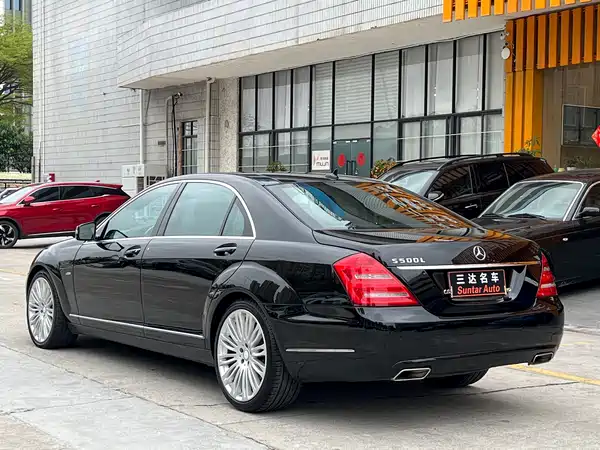 Mercedes-Benz S-Class 2011