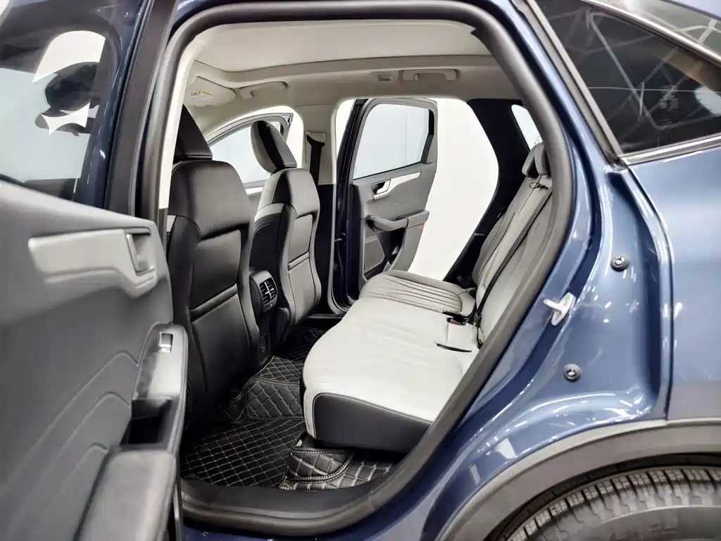 Ford Escape 2025 — фото 13