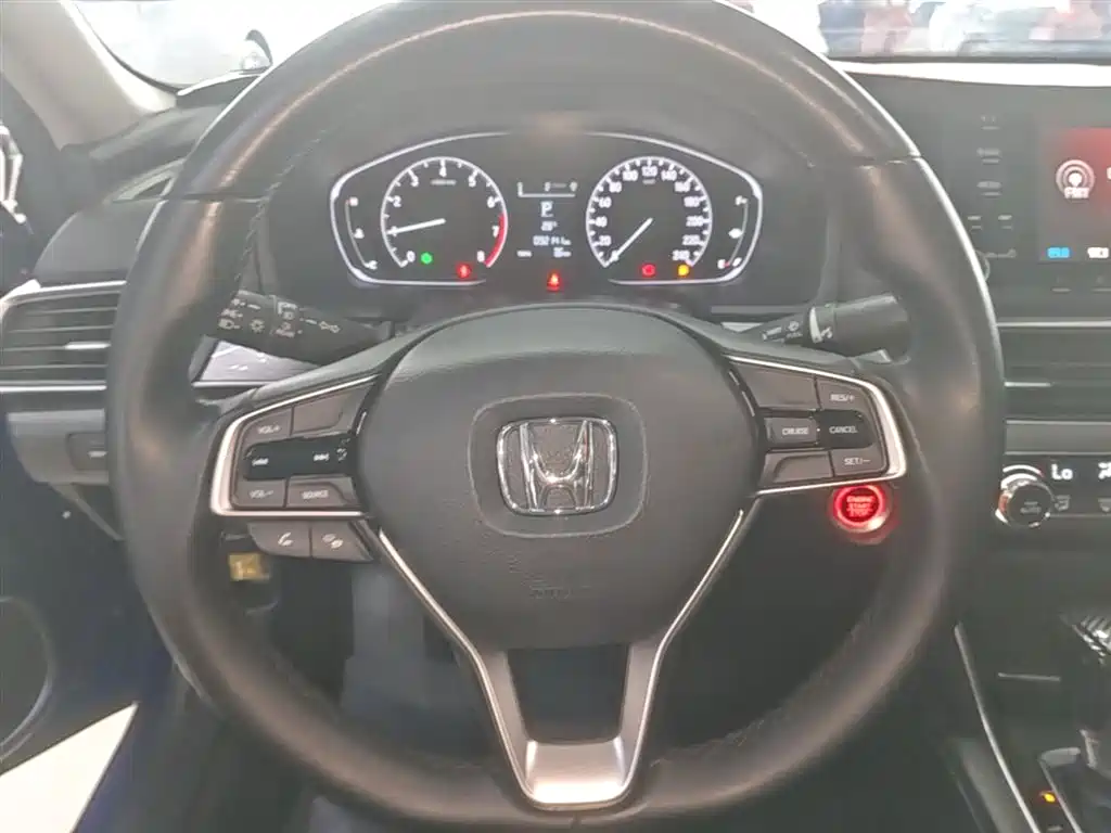 Honda Accord 2018 — фото 10