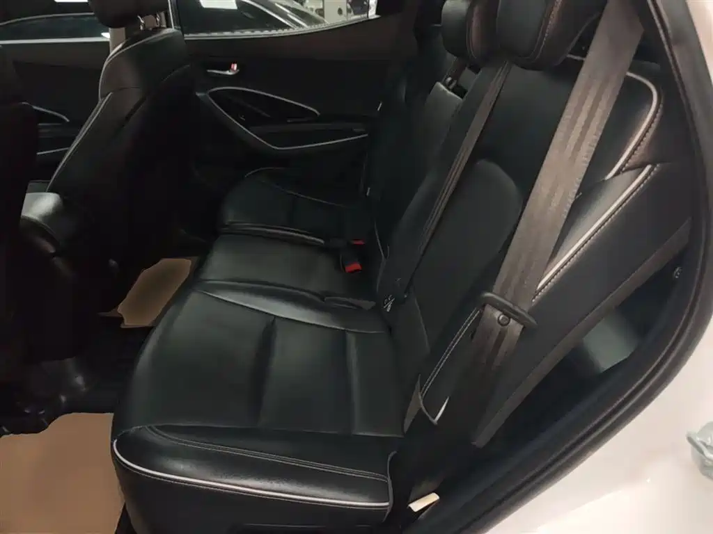 Hyundai Santa Fe 2018 — фото 17