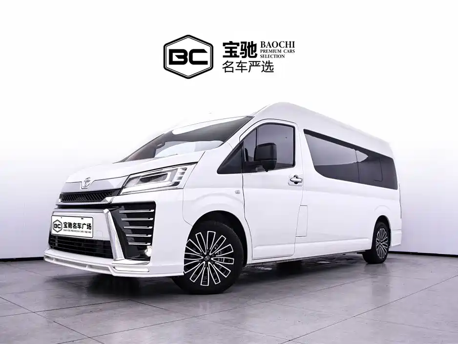 Toyota Hiace 2024 — фото 1