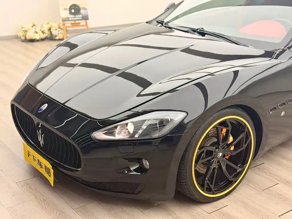 Maserati GranTurismo 2015 — фото 3