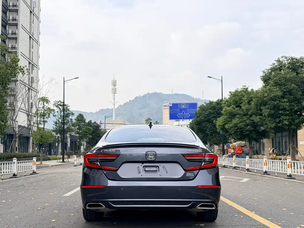 Honda Accord 2023 — фото 10