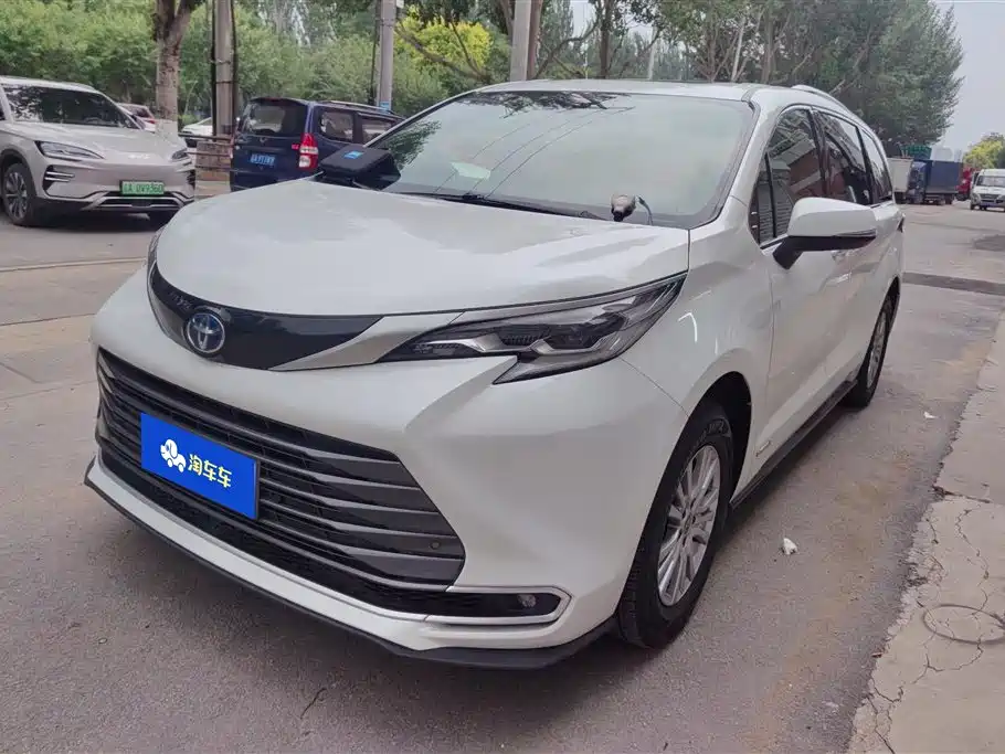 Toyota Sienna 2022