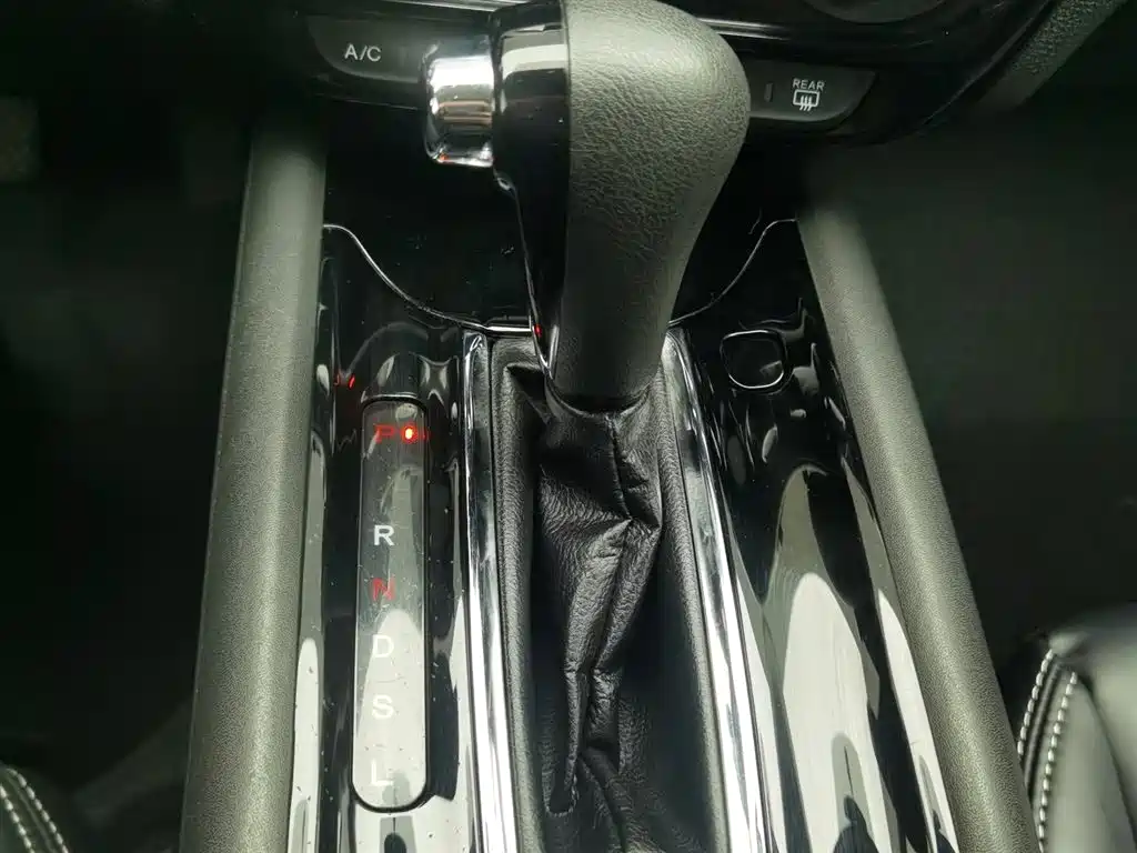 Honda Vezel 2017 — фото 13