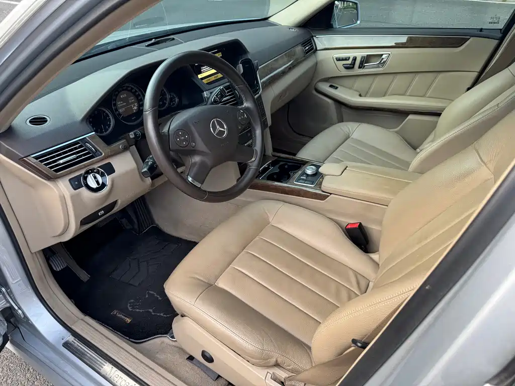 Mercedes-Benz E-Class 2010