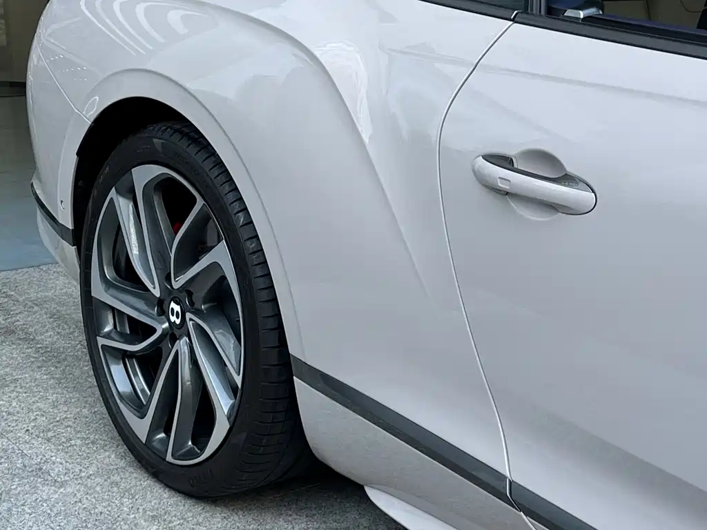 Bentley Flying Spur PHEV 2025