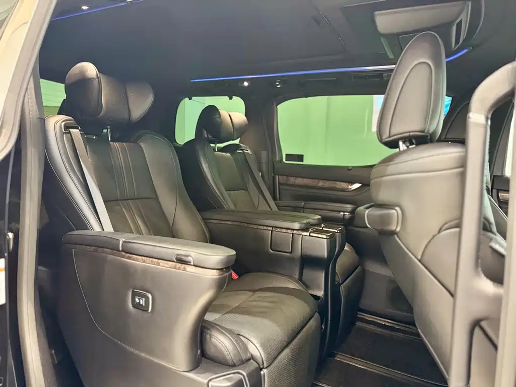 Toyota Alphard 2020 — фото 10