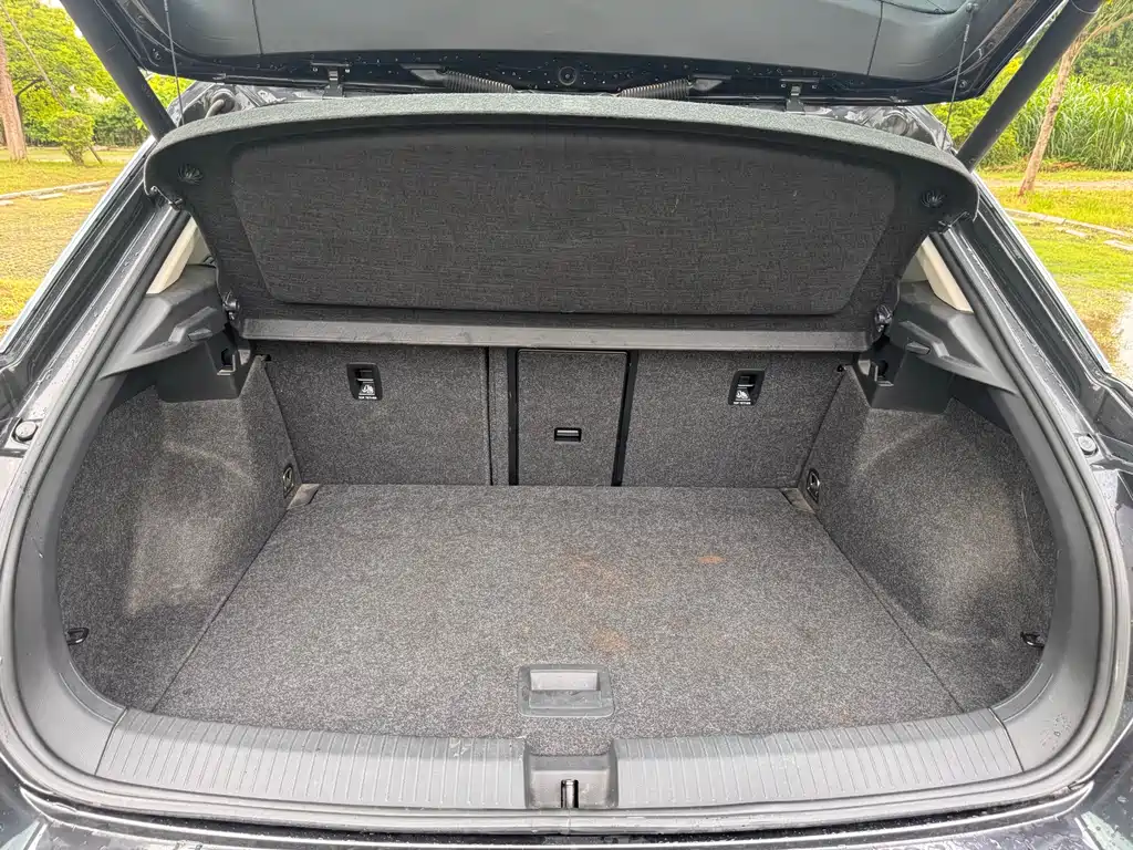 Volkswagen T-Roc 2021 — фото 11
