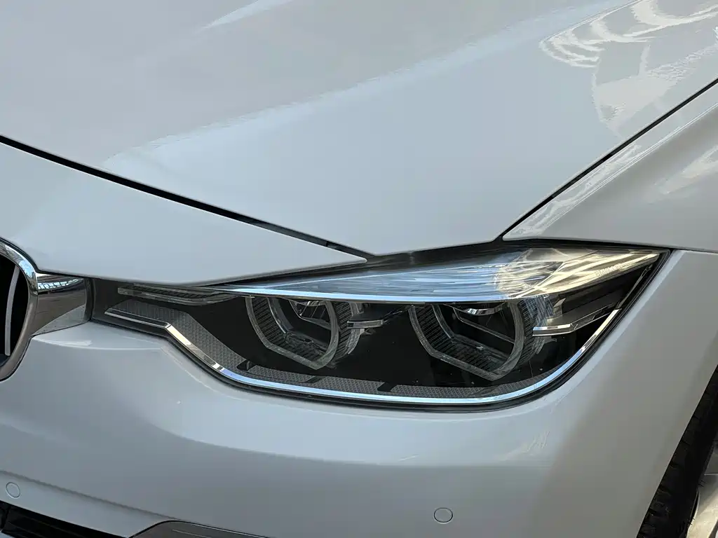 BMW 3 Series 2016 — фото 9