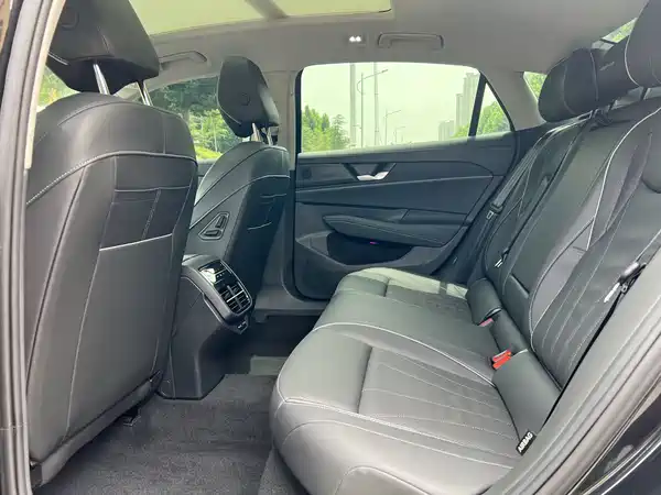 Volkswagen Passat 2025