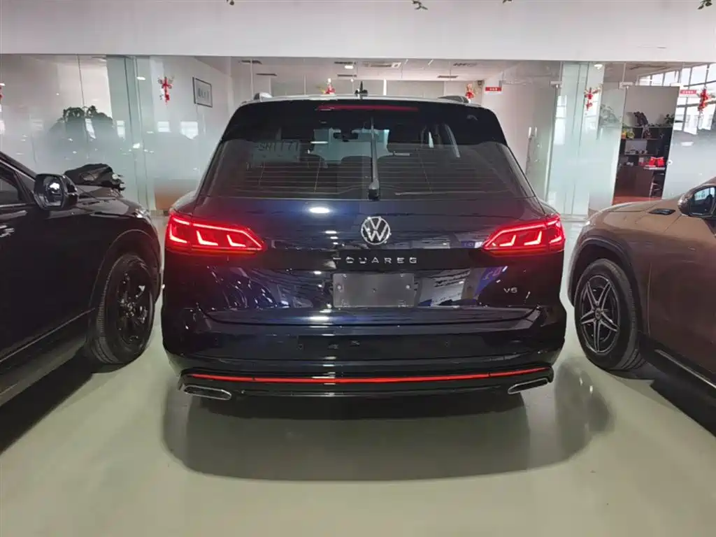 Volkswagen Touareg 2022 — фото 6