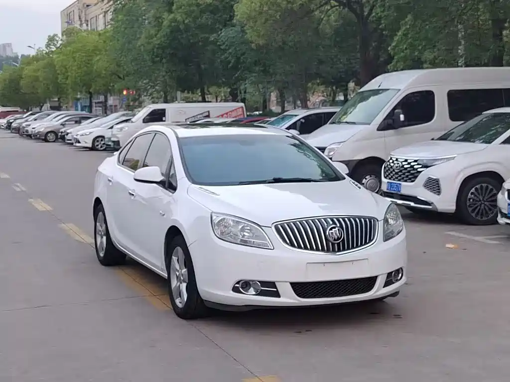 Buick Excelle 2013