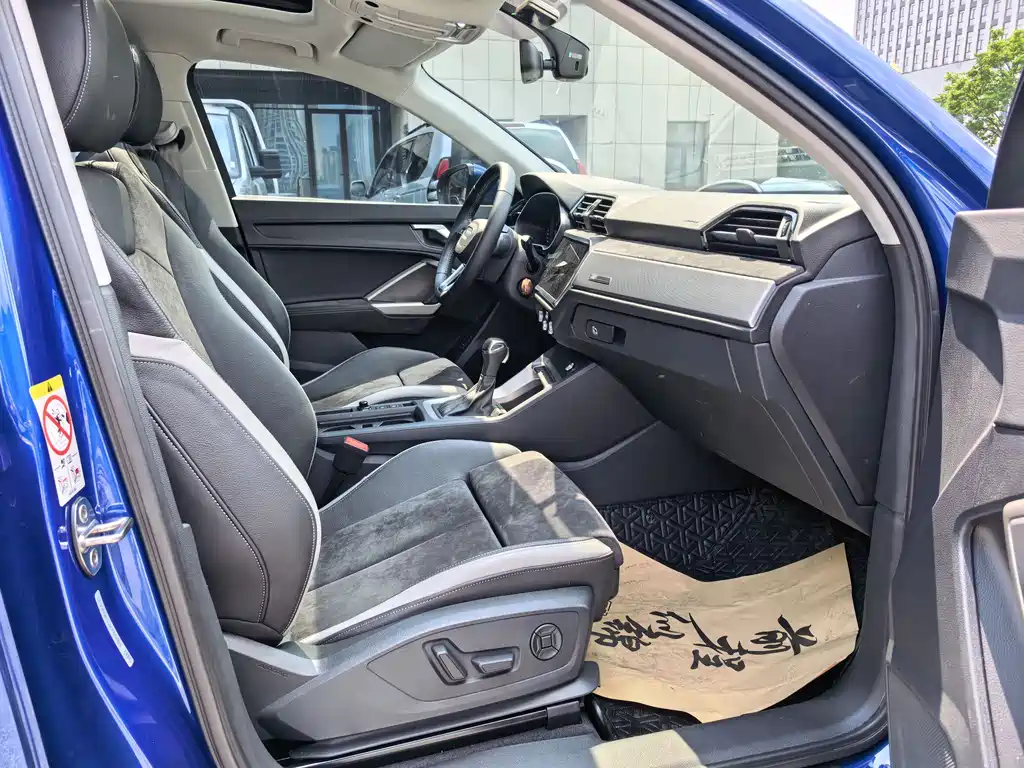 Audi Q3 2020 — фото 12