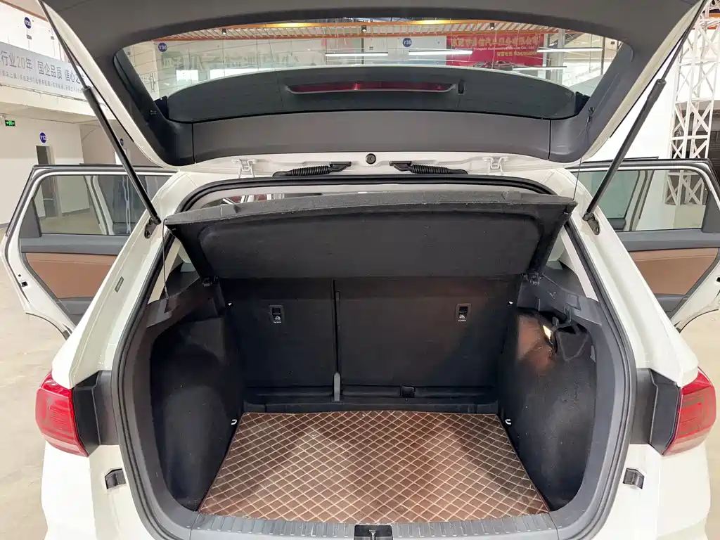 Volkswagen Tharu 2019 — фото 12