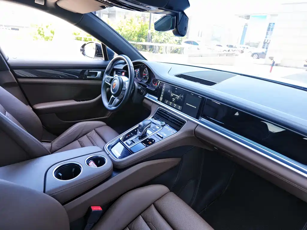 Porsche Panamera 2017 — фото 14