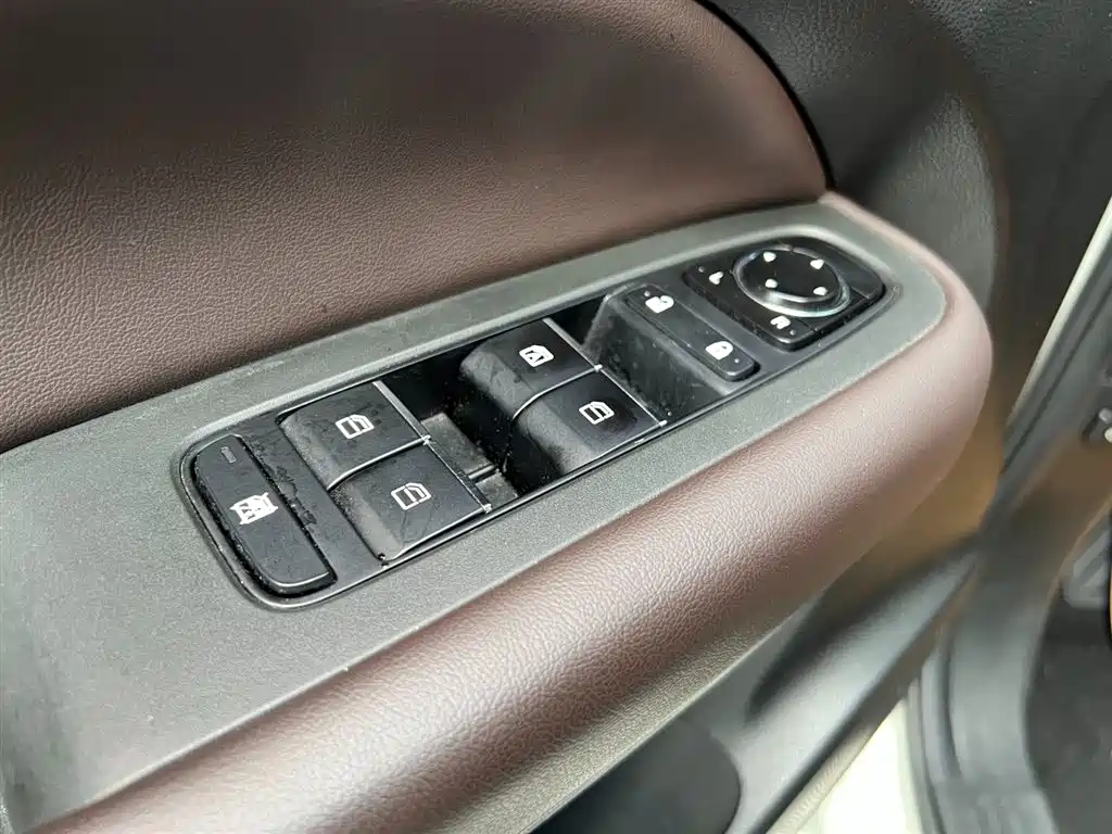 GAC Motor Trumpchi M6 2019 — фото 7