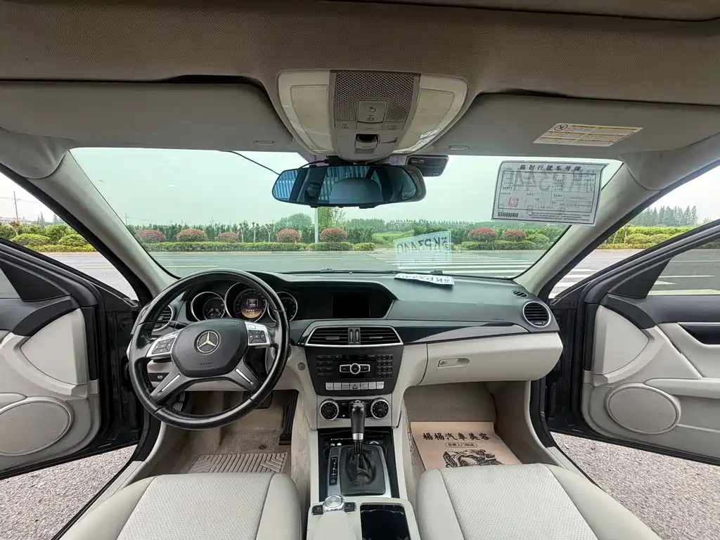 Mercedes-Benz C-Class 2011