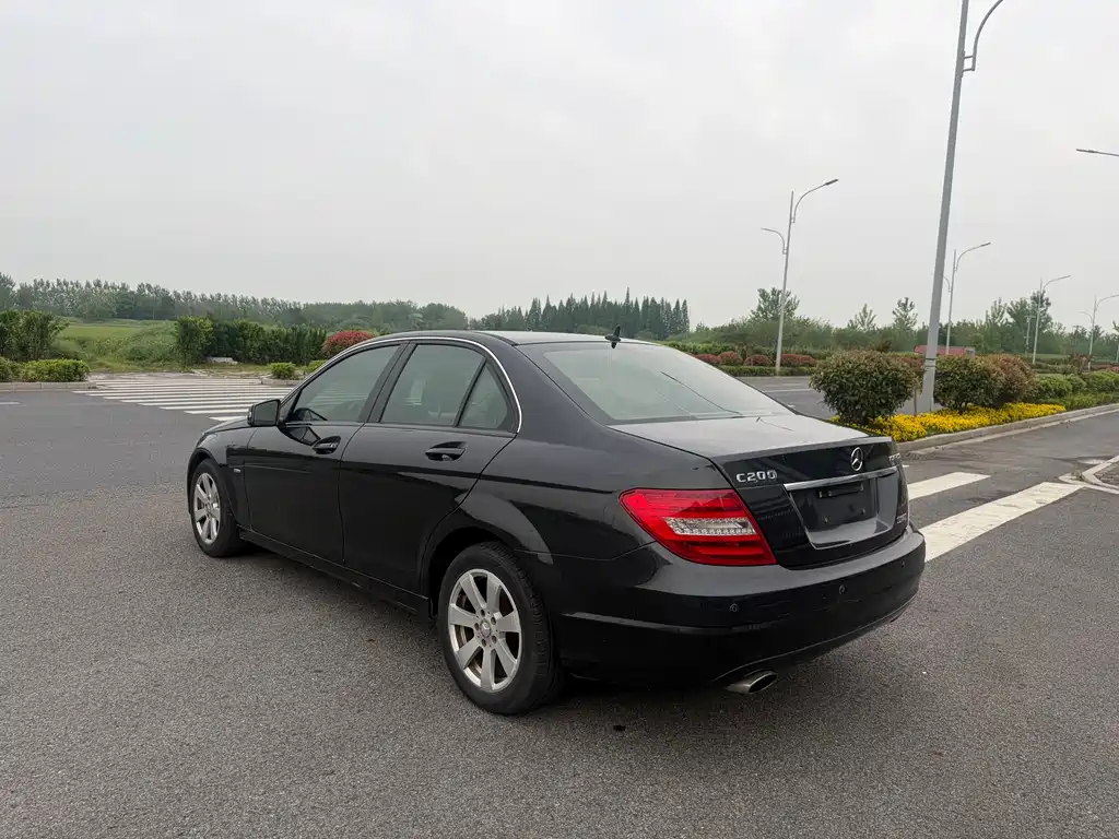Mercedes-Benz C-Class 2011