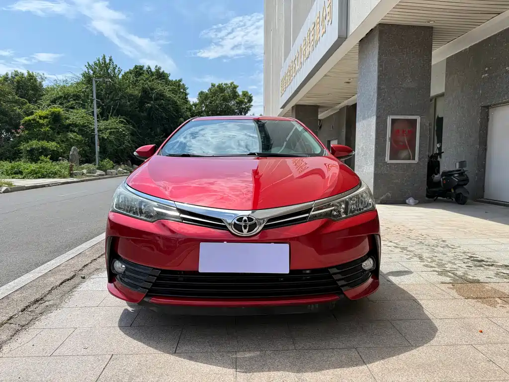 Toyota Corolla 2018 — фото 2