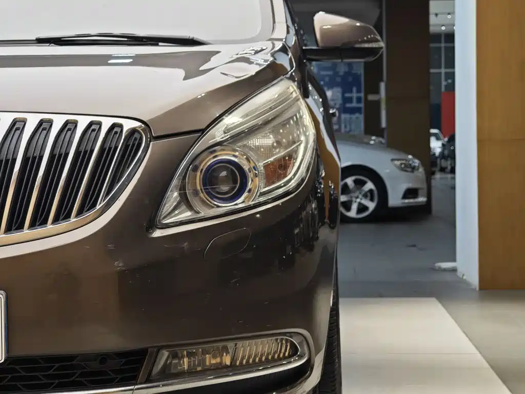 Buick GL8 2013